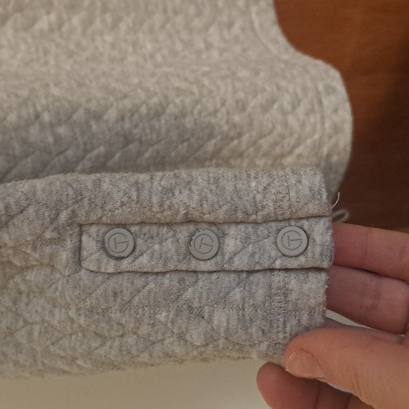 T by Talbots womens gray longsleeve sparkle sweat shirt. Size medium. - Picture 4 of 6